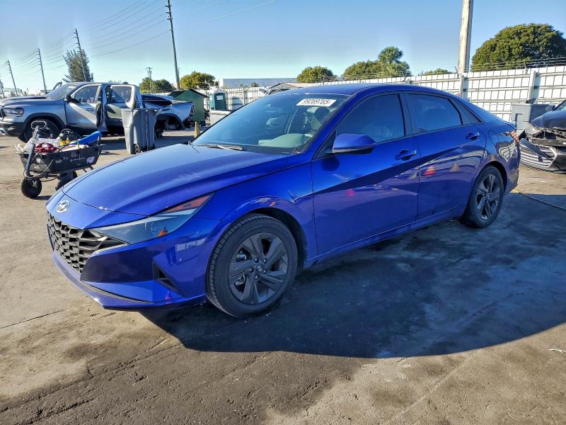 Фото 1 - HYUNDAI ELANTRA