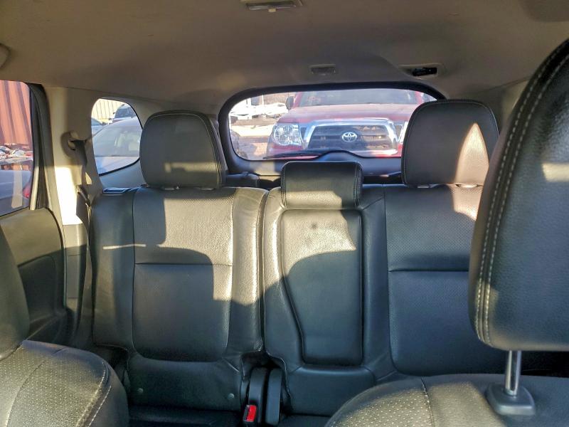 Фото 10 - MITSUBISHI OUTLANDER