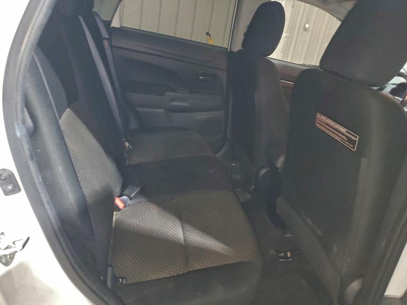 Фото 11 - MITSUBISHI OUTLANDER