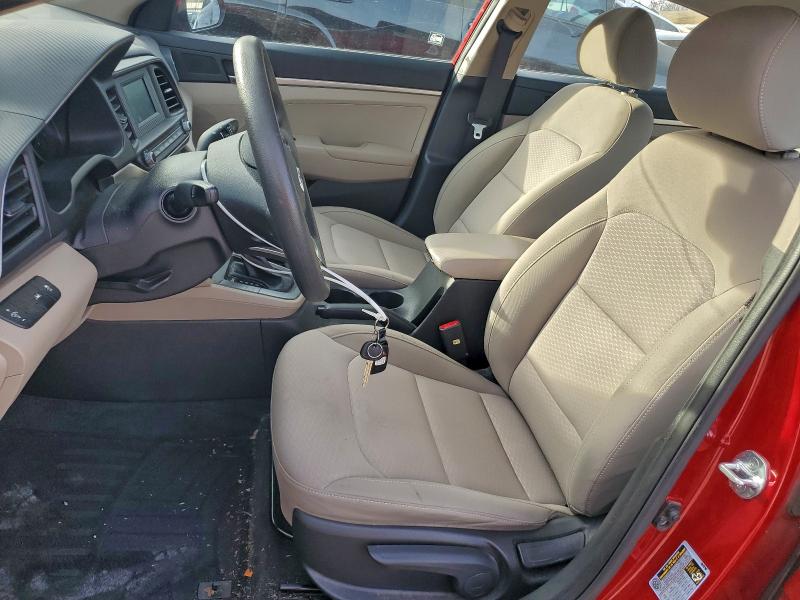 Фото 7 - HYUNDAI ELANTRA