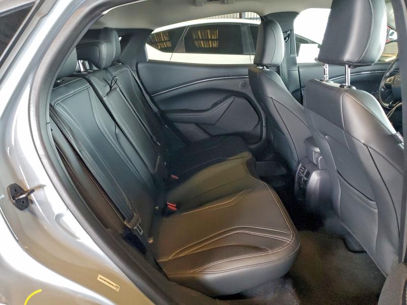 Фото 10 - FORD MUSTANG