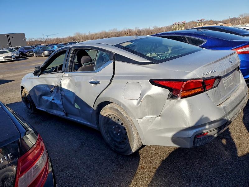 Фото 2 - NISSAN ALTIMA