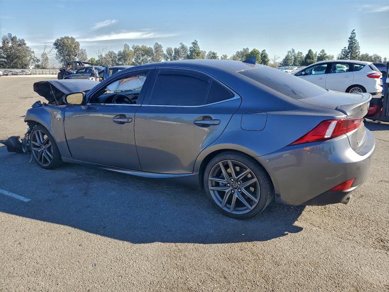 Фото 2 - LEXUS IS