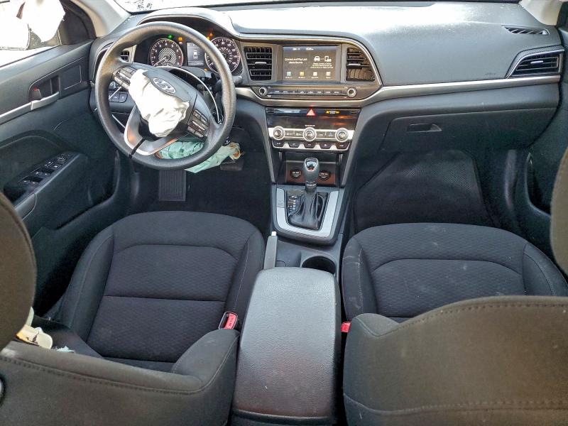 Фото 8 - HYUNDAI ELANTRA