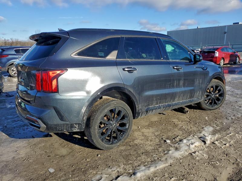 Фото 3 - KIA SORENTO