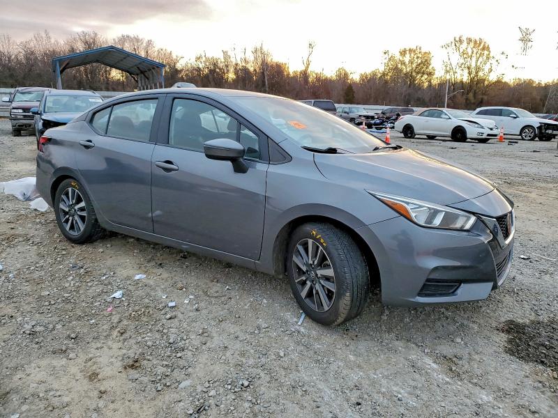 Фото 4 - NISSAN VERSA