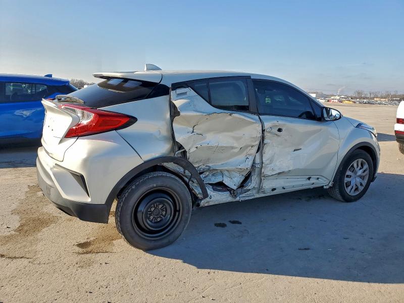 Фото 3 - TOYOTA C-HR