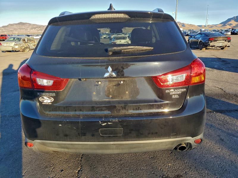 Фото 6 - MITSUBISHI OUTLANDER