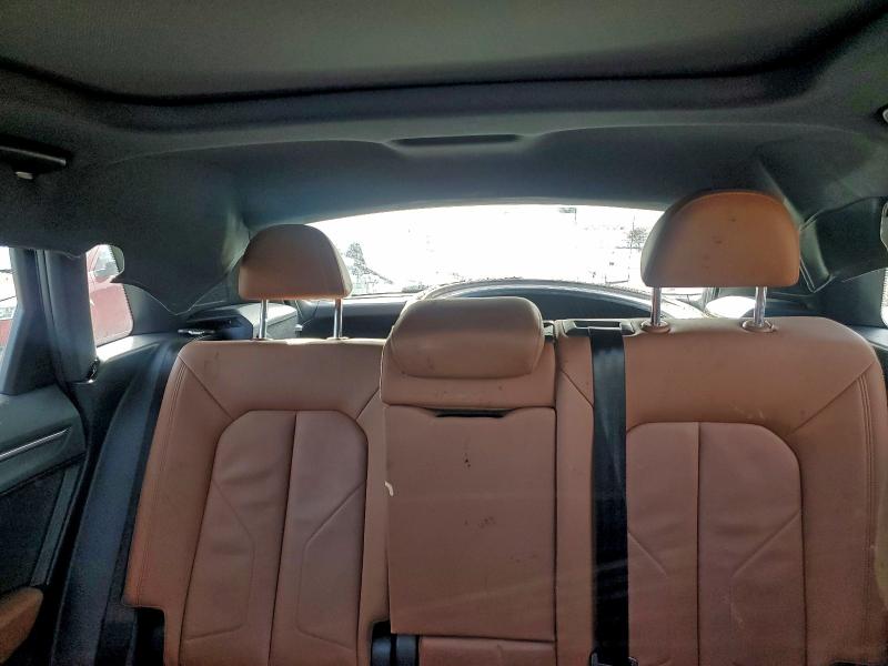 Фото 10 - AUDI Q3