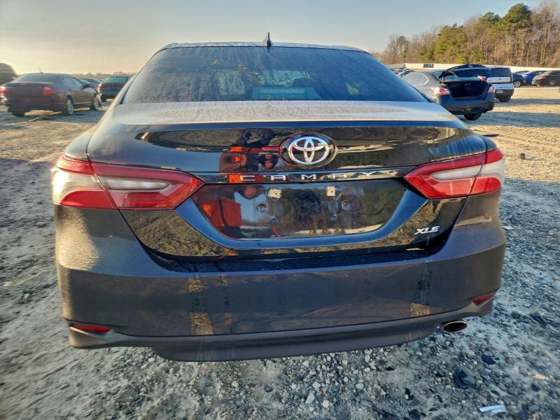 Фото 6 - TOYOTA CAMRY