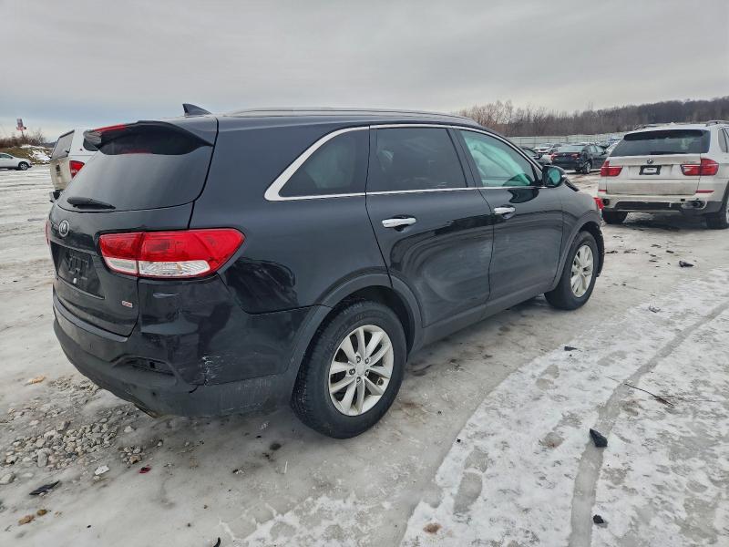 Фото 3 - KIA SORENTO