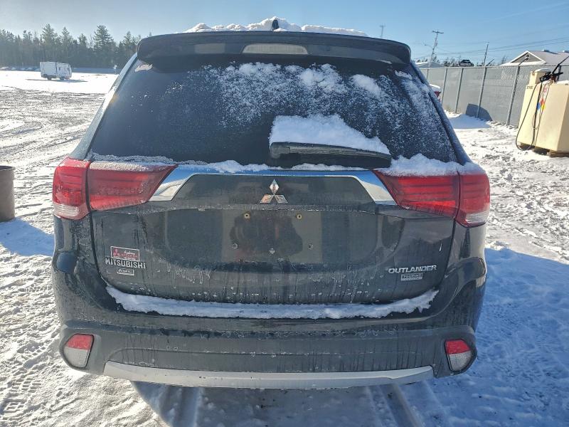 Фото 6 - MITSUBISHI OUTLANDER