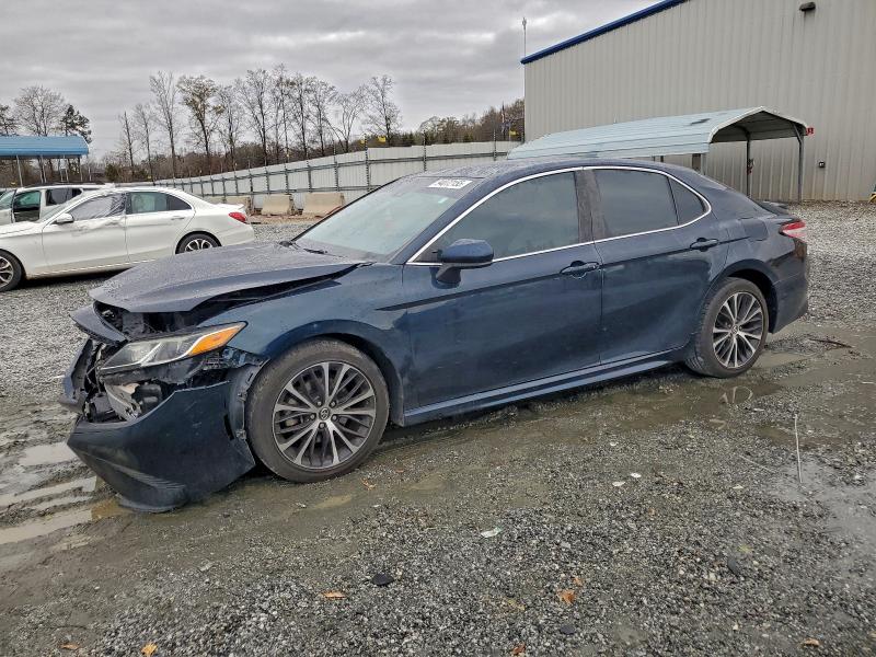 Фото 1 - TOYOTA CAMRY