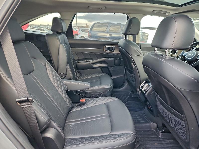 Фото 11 - KIA SORENTO