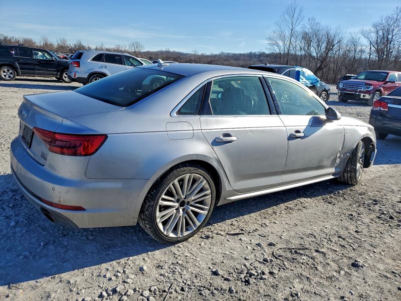 Фото 3 - AUDI A4