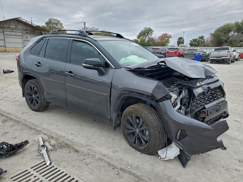 Фото 4 - TOYOTA RAV4