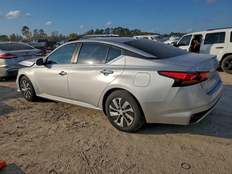 Фото 2 - NISSAN ALTIMA