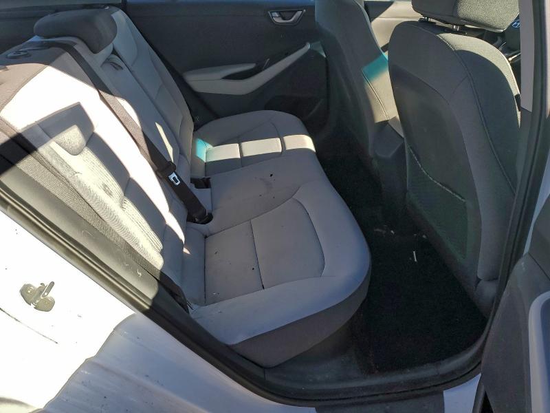 Фото 10 - HYUNDAI IONIQ