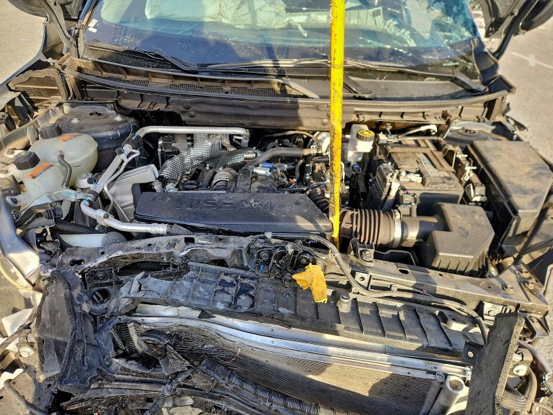 Фото 11 - NISSAN ROGUE