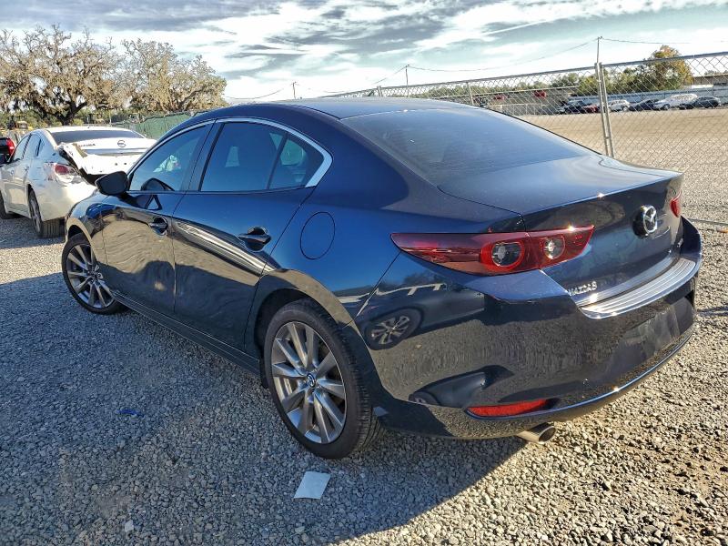 Фото 2 - MAZDA 3