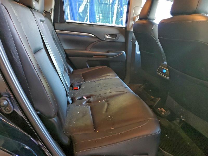 Фото 11 - TOYOTA HIGHLANDER