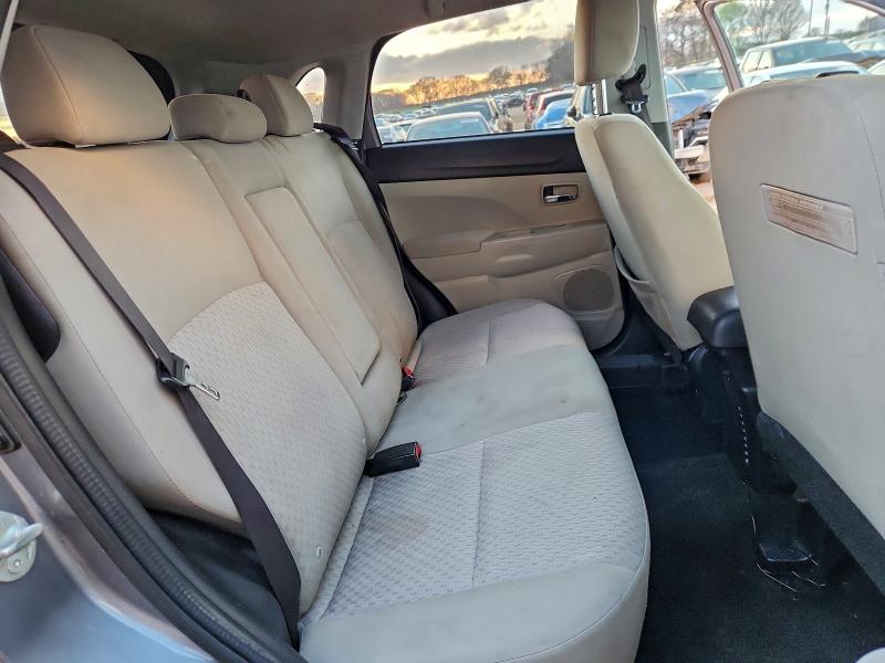 Фото 11 - MITSUBISHI OUTLANDER