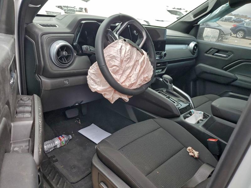 Фото 8 - CHEVROLET COLORADO