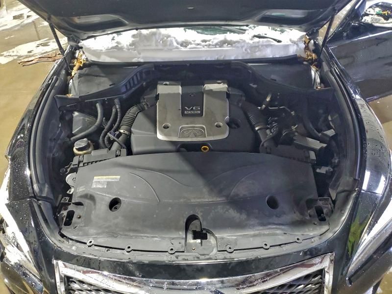 Фото 11 - INFINITI Q70