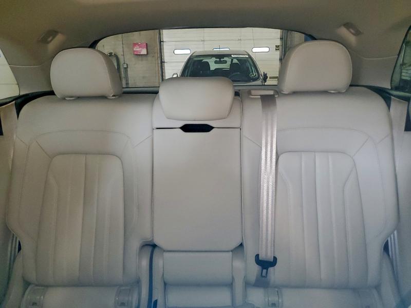 Фото 10 - AUDI Q5