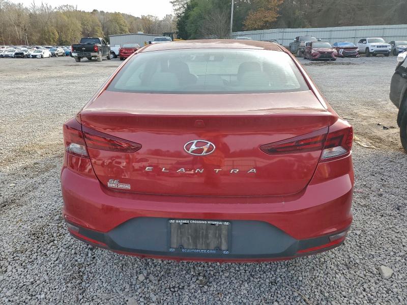 Фото 6 - HYUNDAI ELANTRA