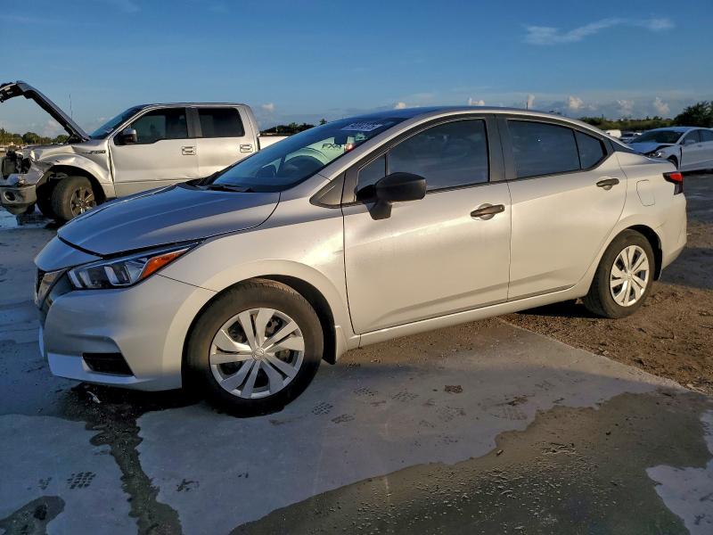 Фото 1 - NISSAN VERSA
