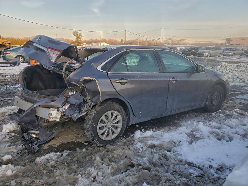 Фото 3 - TOYOTA CAMRY