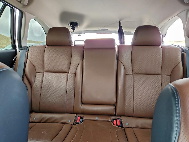 Фото 10 - SUBARU OUTBACK