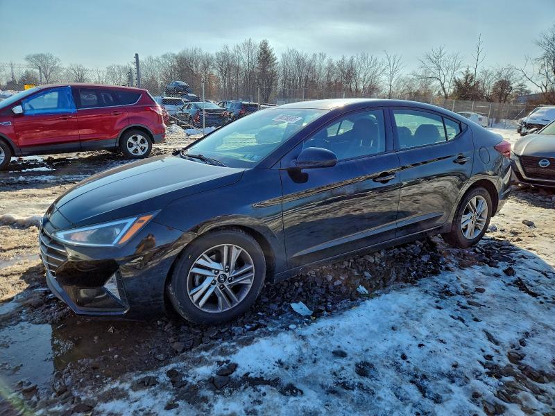 Фото 1 - HYUNDAI ELANTRA