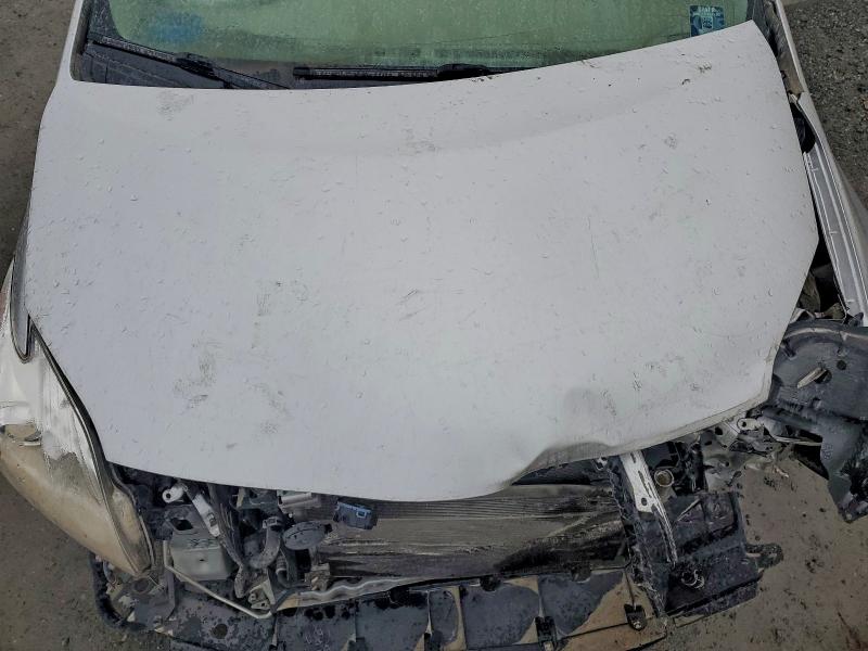 Фото 12 - TOYOTA PRIUS