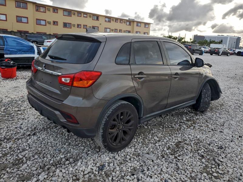 Фото 3 - MITSUBISHI OUTLANDER