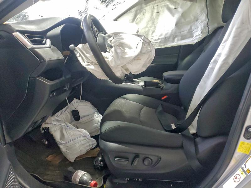 Фото 7 - TOYOTA RAV4