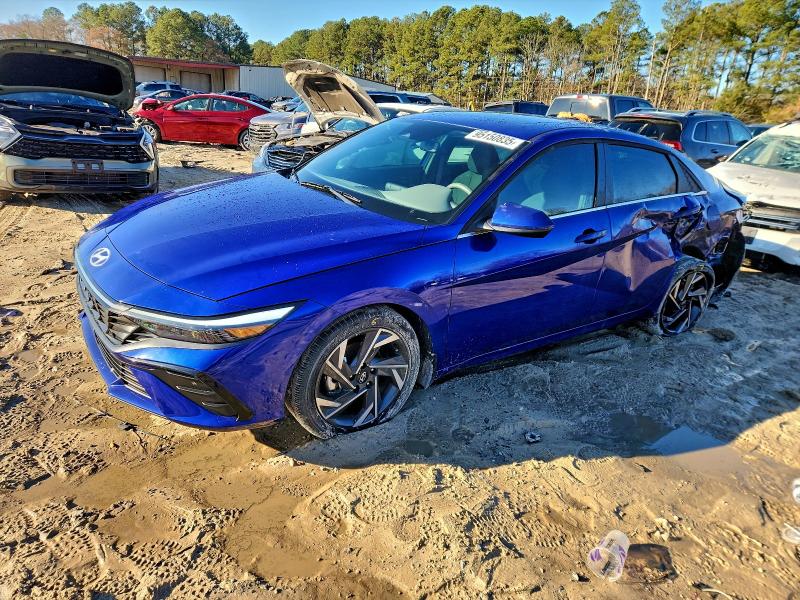 Фото 1 - HYUNDAI ELANTRA