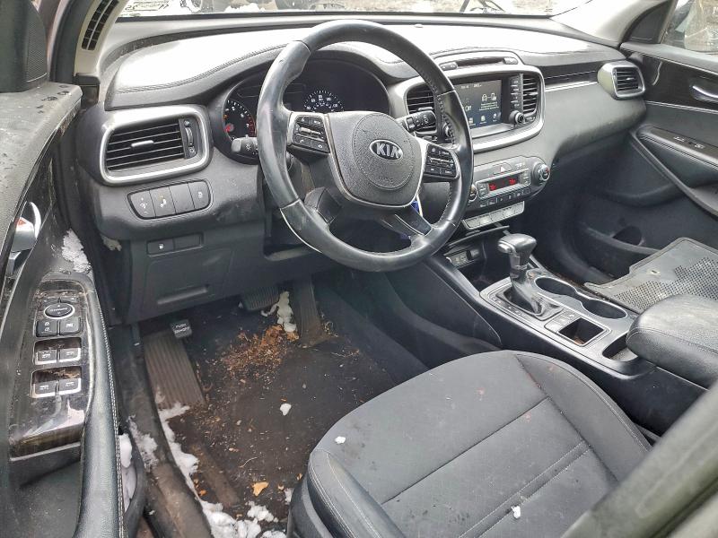 Фото 8 - KIA SORENTO