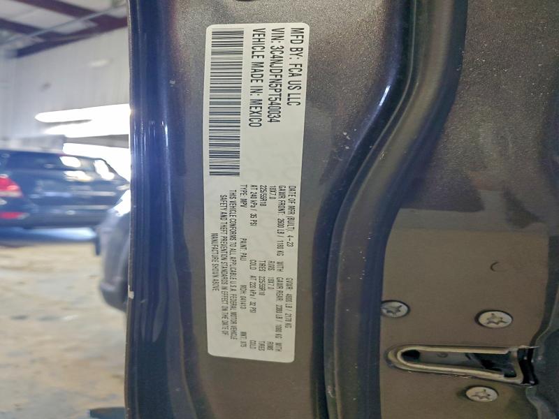 Фото 13 - JEEP COMPASS