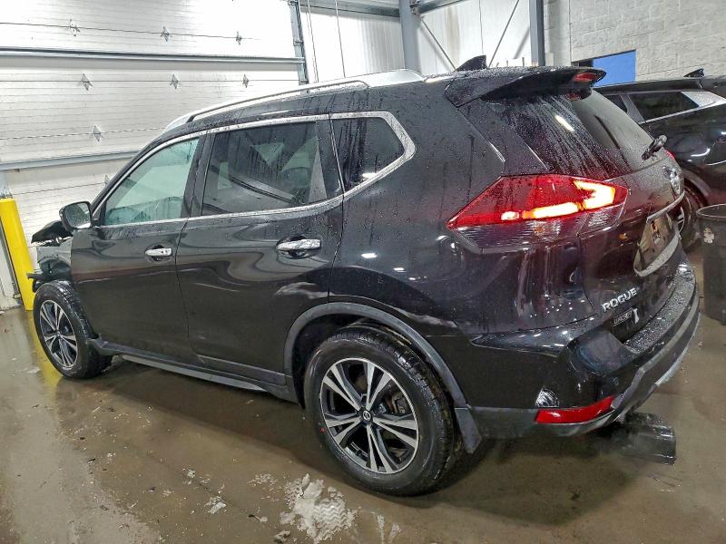 Фото 2 - NISSAN ROGUE