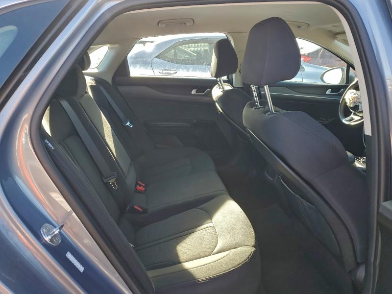 Фото 10 - KIA K5