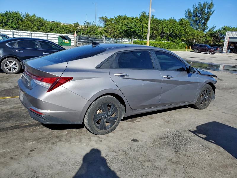 Фото 3 - HYUNDAI ELANTRA