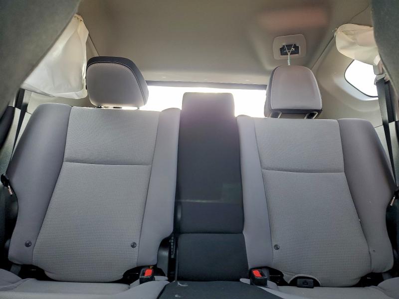 Фото 10 - TOYOTA RAV4