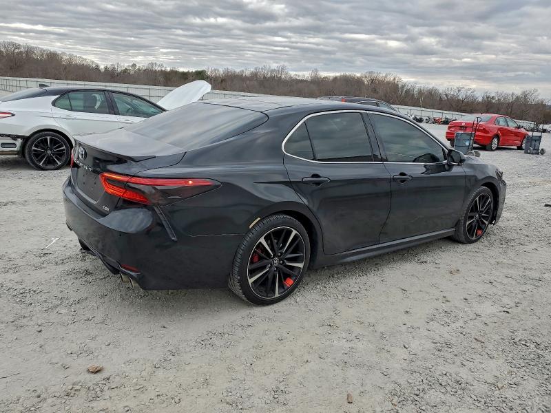 Фото 3 - TOYOTA CAMRY