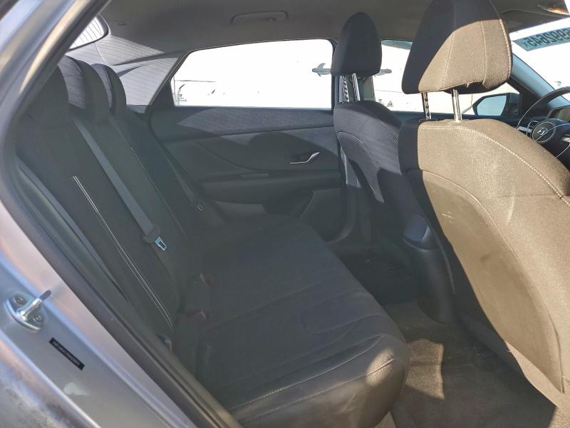 Фото 10 - HYUNDAI ELANTRA