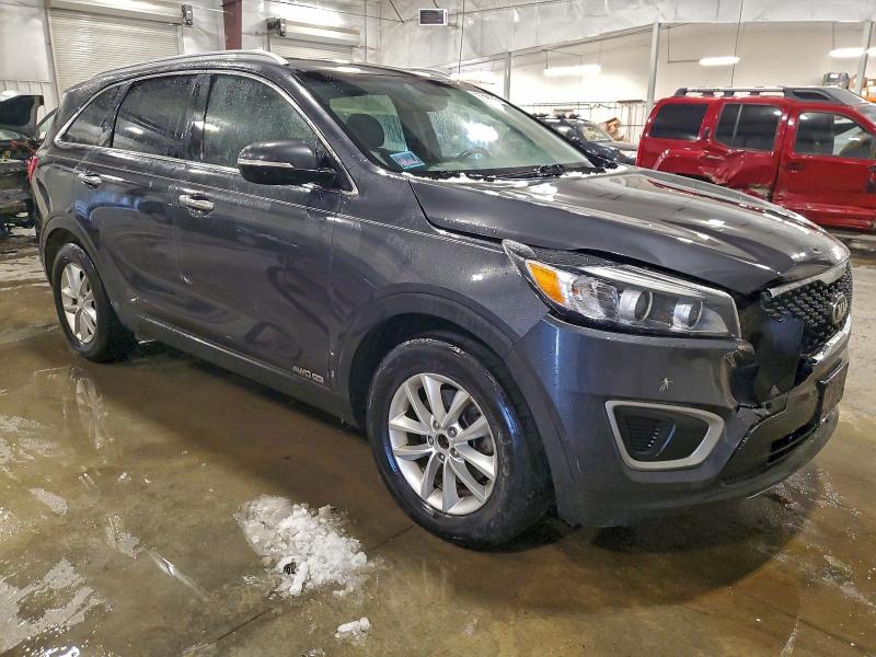 Фото 4 - KIA SORENTO