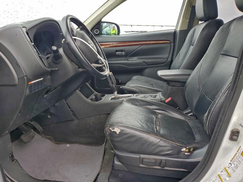 Фото 7 - MITSUBISHI OUTLANDER