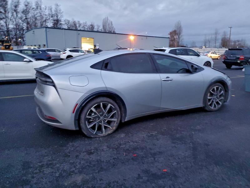 Фото 3 - TOYOTA PRIUS