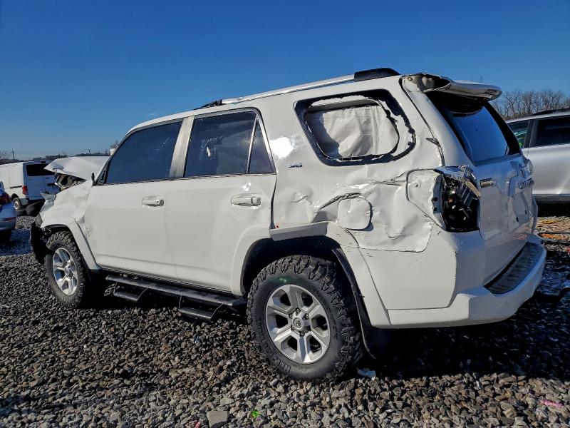 Фото 2 - TOYOTA 4RUNNER